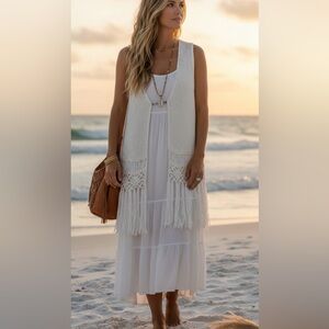 Roommates nwot cream crochet Vest fringed coastal western boho L beach angelcore